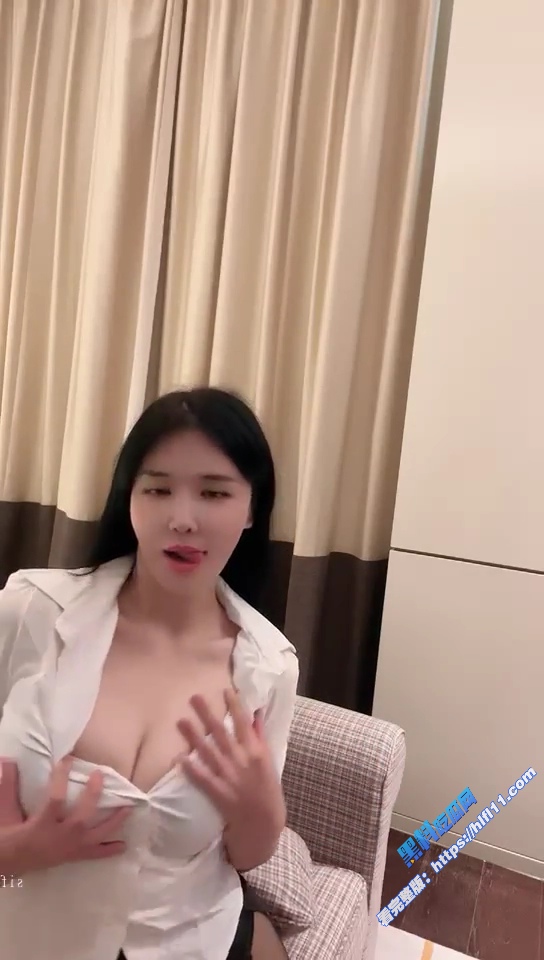 秀人网模特 刘钰儿 给金主爸爸发福利 自慰摸奶阳具插逼 浴室湿身刮B毛！6