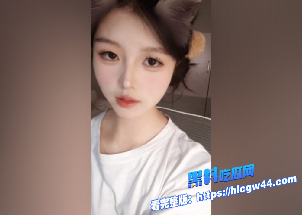 国产高颜值美少女金玧蒽自拍露奶视频流出粉嫩小乳头可惜就是奶子不大 4 国产高颜值美少女金玧蒽自拍露奶视频流出粉嫩小乳头可惜就是奶子不大 4