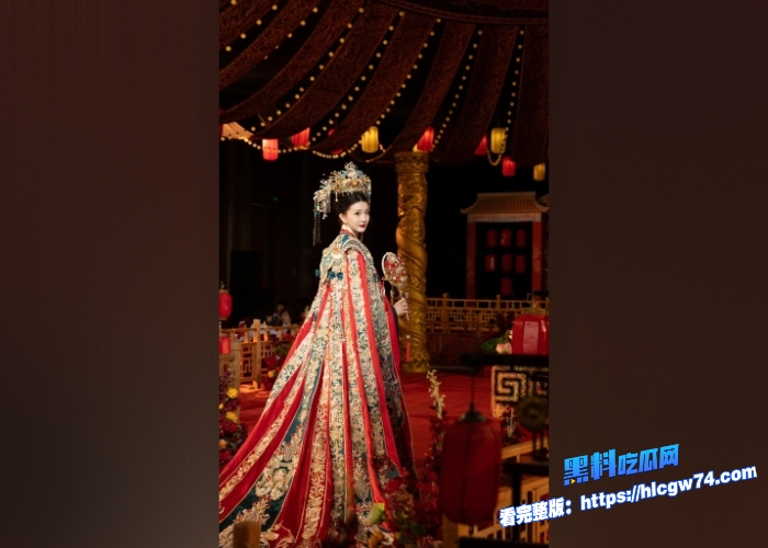 海角乱伦极品演员女儿从剧组顺回一套凤冠霞披服装马上回家伺候父亲让父亲体验当皇帝的快感超绝身材这爸爸当的幸福 11 海角乱伦极品演员女儿从剧组顺回一套凤冠霞披服装马上回家伺候父亲让父亲体验当皇帝的快感超绝身材这爸爸当的幸福 11