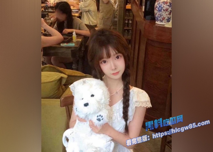 云南师范大学体育生赵明理跟女友出租屋性爱自拍流出 5