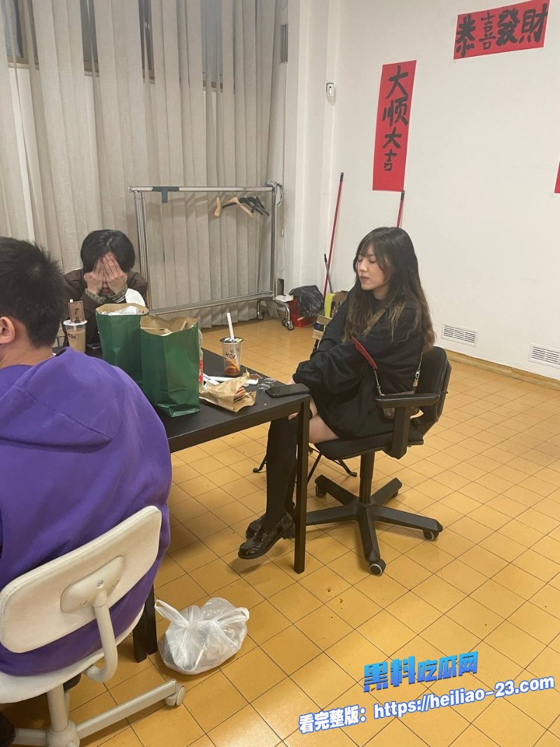 博洛尼亚大学高才高颜留学生阮如意回国后被下药迷玩视频泄露打火机剪刀牙刷尽情玩耍 3 博洛尼亚大学高才高颜留学生阮如意回国后被下药迷玩视频泄露打火机剪刀牙刷尽情玩耍 3