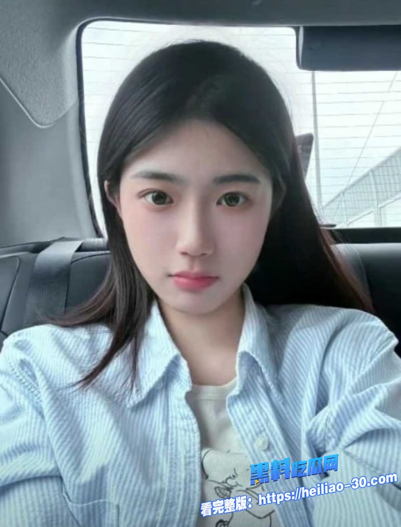 云南某学校闷骚大学生钱亦瑜被男友疯狂后入清纯外表下欲火焚身1