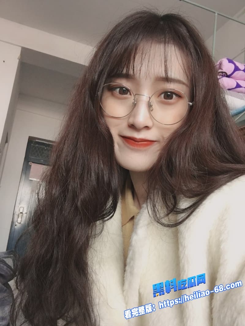 杭州大学雪儿私密视频曝光乖乖女眼镜妹私下竟是吃鸡小母狗露脸口交口活一流太反差了兄弟们2