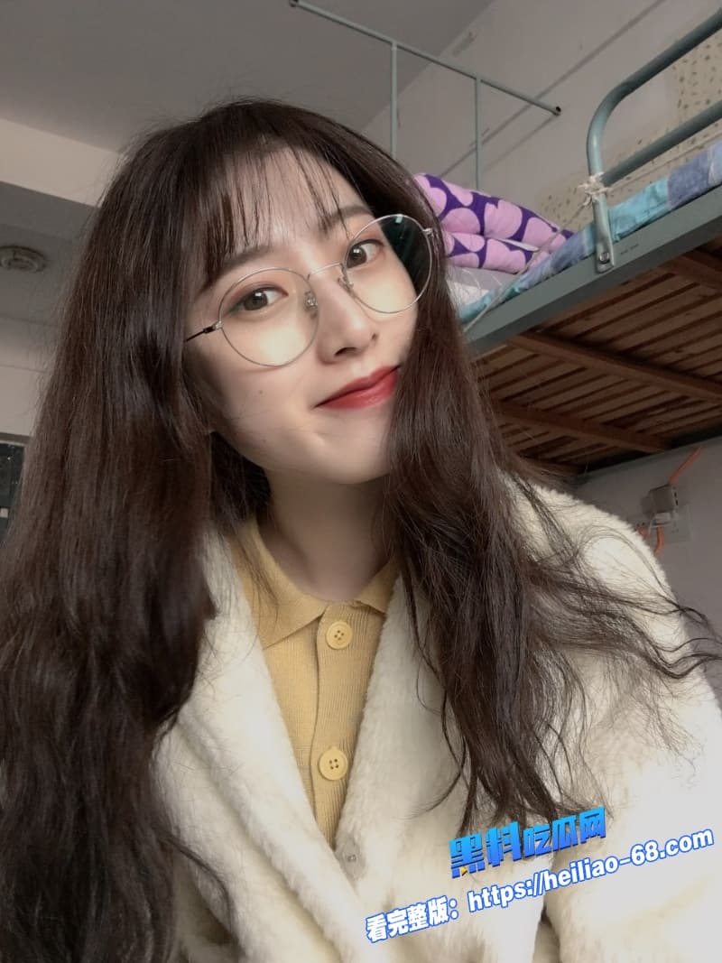 杭州大学雪儿私密视频曝光乖乖女眼镜妹私下竟是吃鸡小母狗露脸口交口活一流太反差了兄弟们5
