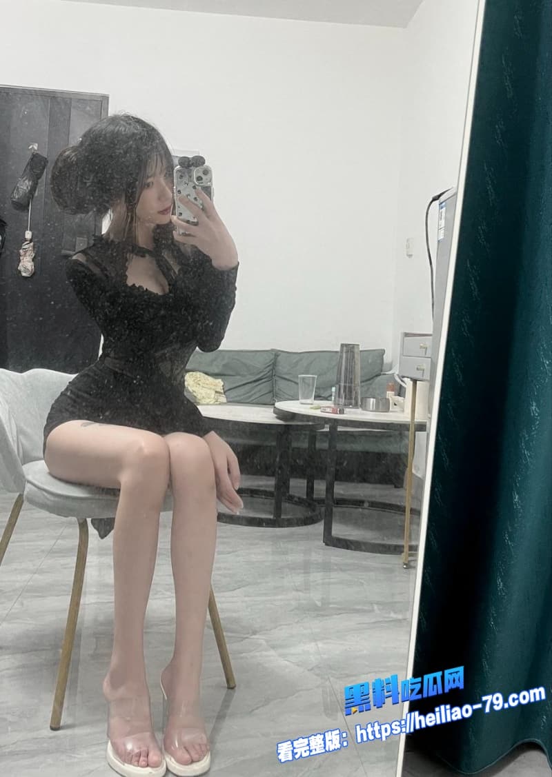 高颜值黑丝精神小妹性爱视频流出身穿性感连衣裙骚穴被疯狂调教到高潮不断4 高颜值黑丝精神小妹性爱视频流出身穿性感连衣裙骚穴被疯狂调教到高潮不断4