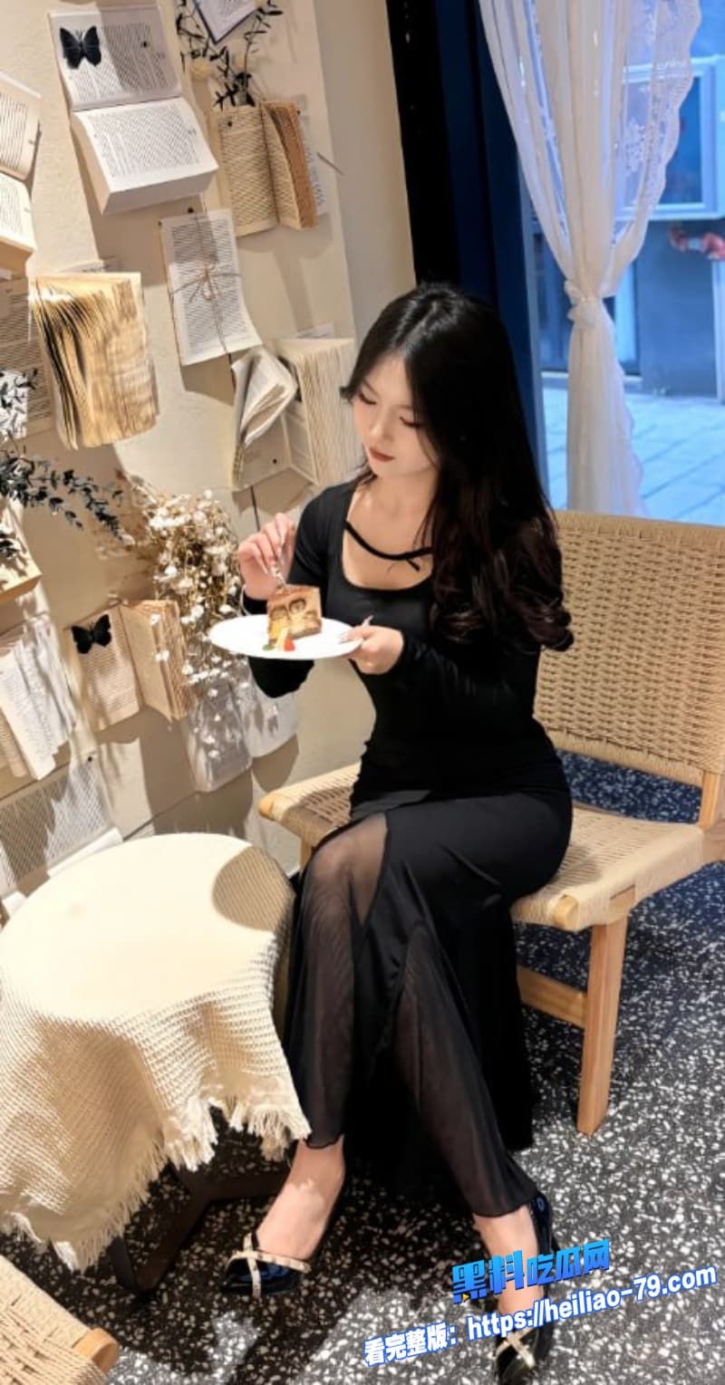 高颜值黑丝精神小妹性爱视频流出身穿性感连衣裙骚穴被疯狂调教到高潮不断5 高颜值黑丝精神小妹性爱视频流出身穿性感连衣裙骚穴被疯狂调教到高潮不断5