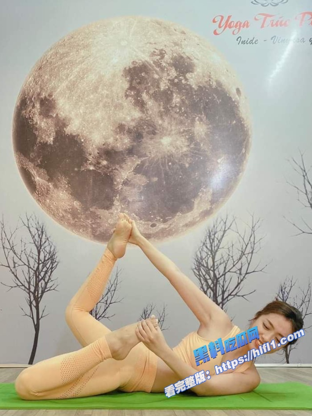 越南美女检察官 与男友大尺度自拍泄密流出 越南妹是真的又白又骚啊！1