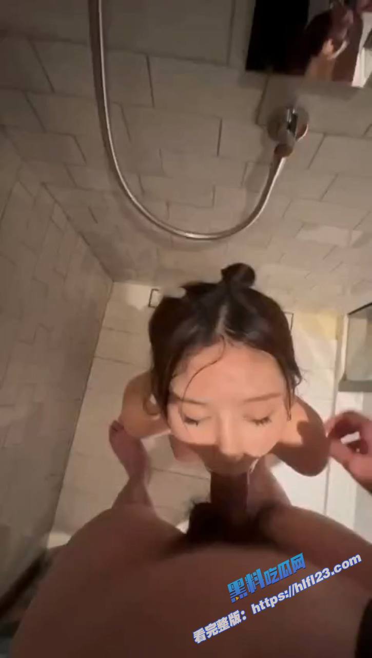 推特大神 老吴爱约炮 猎艳高颜值JK女神 清纯的少女惨遭大屌爆操 可怜模样让人怜惜！图3