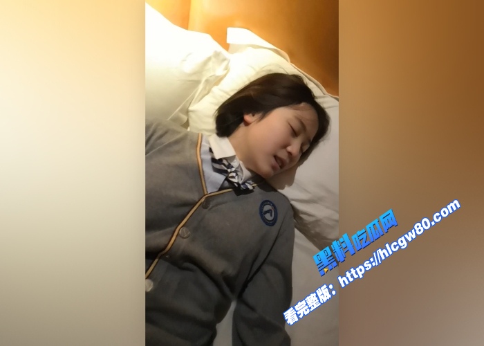 瓜友投稿一套王者游戏皮肤骗到河南实验中学女高长相超清纯还是文艺委员在床上主动上位爽死了少女独有的酥软骚叫能让肉棒硬3分 图1