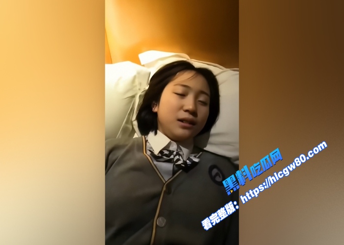 瓜友投稿一套王者游戏皮肤骗到河南实验中学女高长相超清纯还是文艺委员在床上主动上位爽死了少女独有的酥软骚叫能让肉棒硬3分 图3