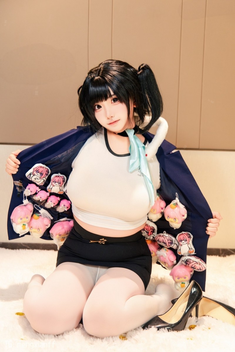 二次元巨乳福利姬香草奶喵2 二次元巨乳福利姬香草奶喵2
