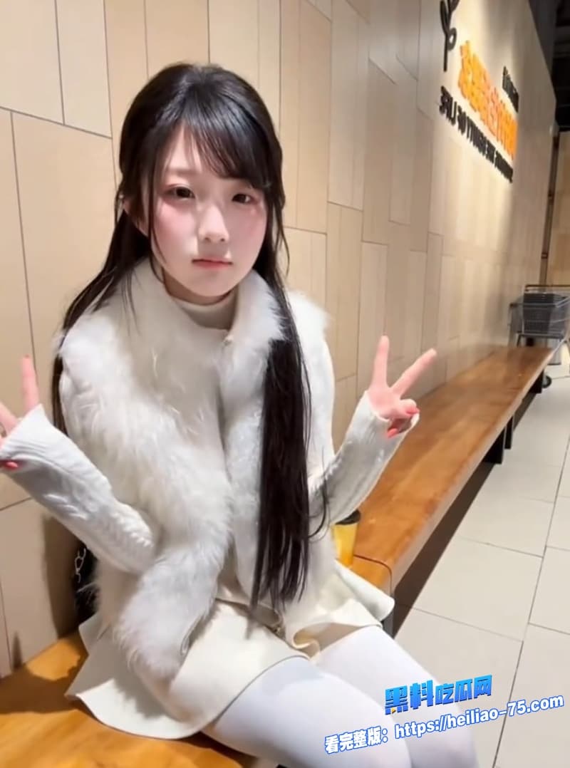 真实兄妹乱伦趁小表妹醉酒偷偷插入她的肛门里面叫得又浪又骚非常诱人7 真实兄妹乱伦趁小表妹醉酒偷偷插入她的肛门里面叫得又浪又骚非常诱人7