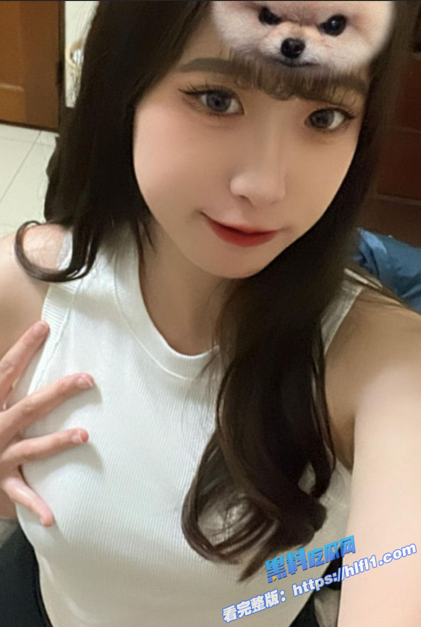 台湾台南IG白嫩清纯巨乳风骚网红美女 陈小珮 私下和男友自拍不雅性爱视频流出！2