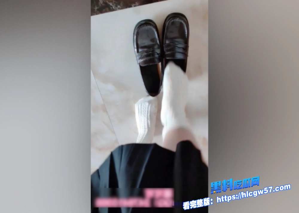 霉可可福利姬少萝宝宝穿着黑色JK裙对镜自拍自慰抠粉嫩下骚逼毛少就是好看 6 霉可可福利姬少萝宝宝穿着黑色JK裙对镜自拍自慰抠粉嫩下骚逼毛少就是好看 6