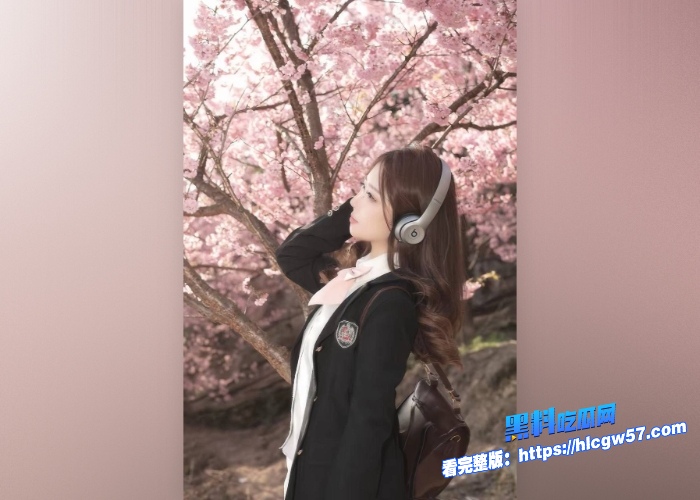 四川美术学院美术老师短剧演员苏韵雯金主大尺度定制视频流出绝美颜值极品身材还是粉逼这拜金婊得多少钱才能搞一晚 图3