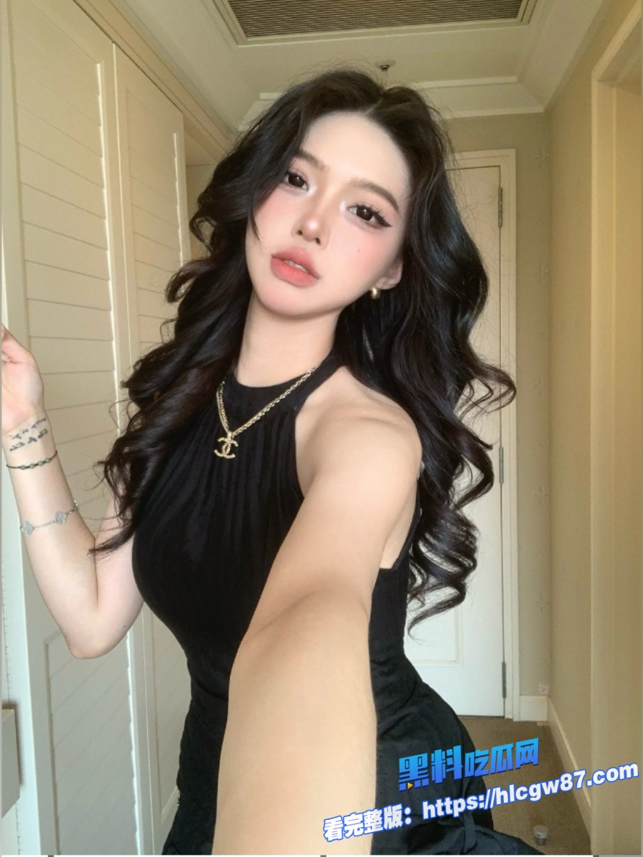 父女乱伦系列女儿带着耳麦与男友打游戏激战吃鸡决赛圈4