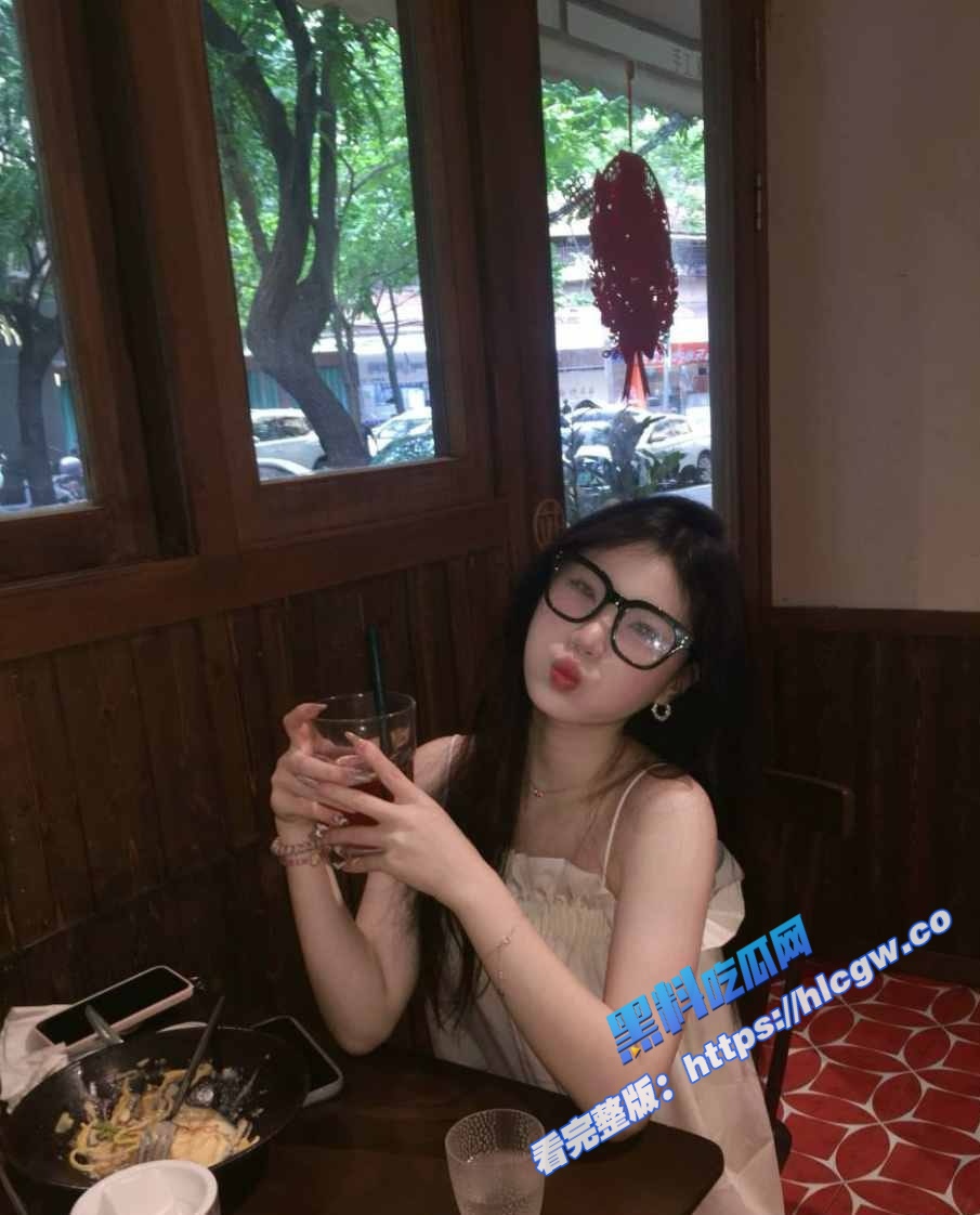广州大学音乐舞蹈学院 王应怡 裸体直播洗澡被玩弄调教 自慰视频统统被前任曝光！4