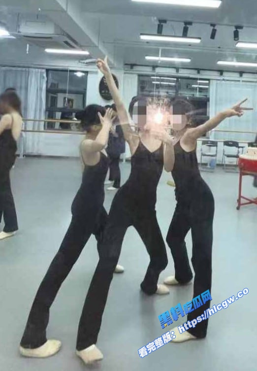 广州大学音乐舞蹈学院 王应怡 裸体直播洗澡被玩弄调教 自慰视频统统被前任曝光!6 广州大学音乐舞蹈学院 王应怡 裸体直播洗澡被玩弄调教 自慰视频统统被前任曝光!6