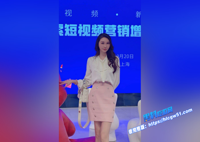 中国超模大赛 上海赛区冠军 裴希西 和金主一对一裸聊视频被曝光 超高颜值性感酥胸 自慰小蜜穴6