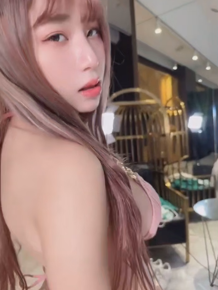 高颜值台妹艾瑪Emma emmy18y大尺度啪啪视频泄密带着牙套口交肉棒小淫穴被肉棒疯狂冲击淫叫不断 图4 高颜值台妹艾瑪Emma emmy18y大尺度啪啪视频泄密带着牙套口交肉棒小淫穴被肉棒疯狂冲击淫叫不断 图4