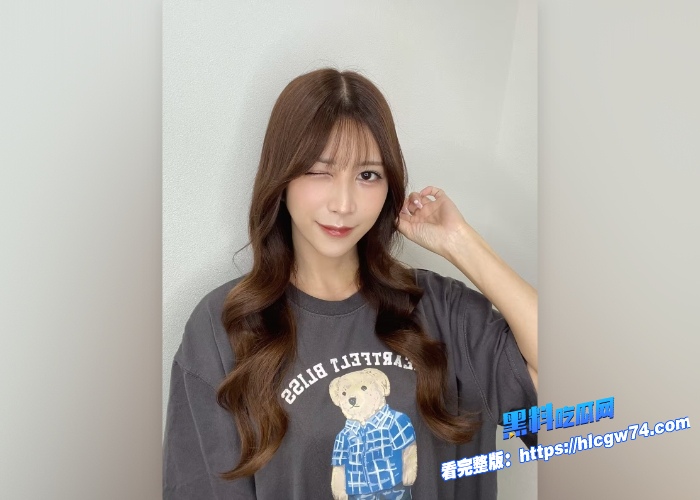 黑料解说娇嫩少妇结婚遇旧情人偷情被狂日老公被带上大绿帽七森莉莉记录同情生活绿帽老公发现气哭了 图12