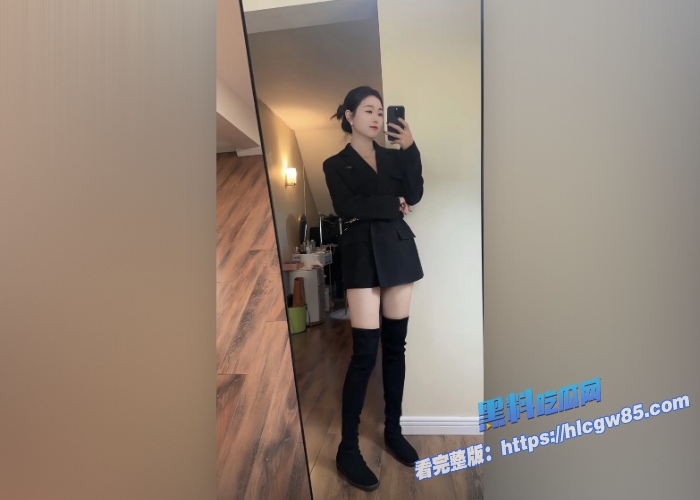 母子乱伦身材火辣小妈偷情被发现 5