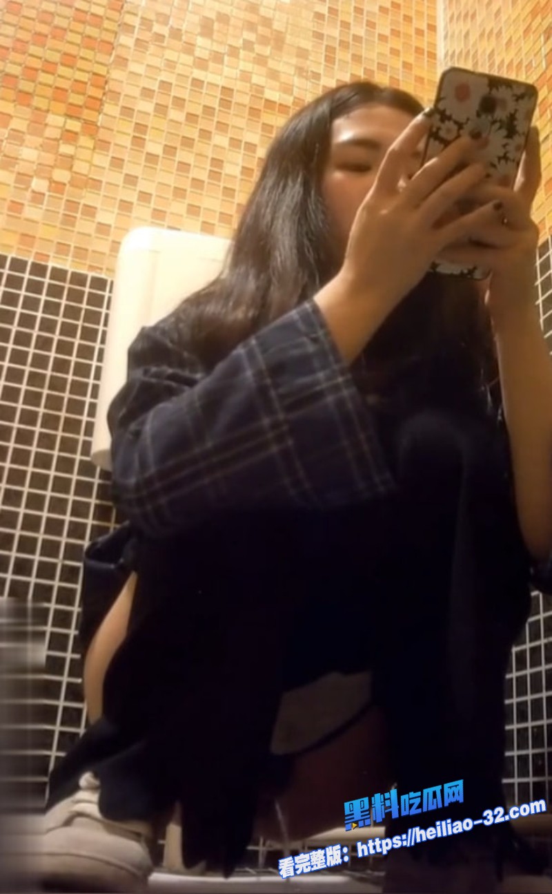 商场厕所惊天偷拍少妇熟女少女上厕所放尿全被隐藏镜头高清捕捉8 商场厕所惊天偷拍少妇熟女少女上厕所放尿全被隐藏镜头高清捕捉8