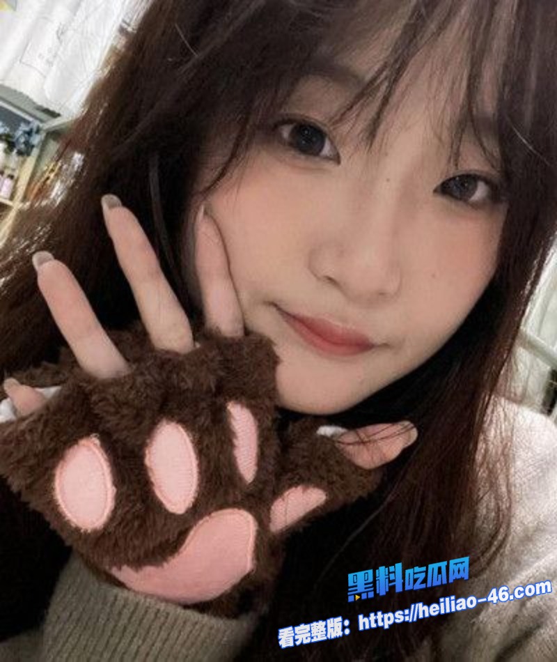 反差露脸女大学生被男友调教到大学教室露出自慰棒狂插骚穴2