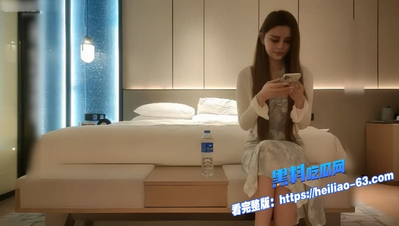 文轩探花酒店狂操混血网红骚货1米73细腰丰胸完美身材激情口交抬腿迎接1