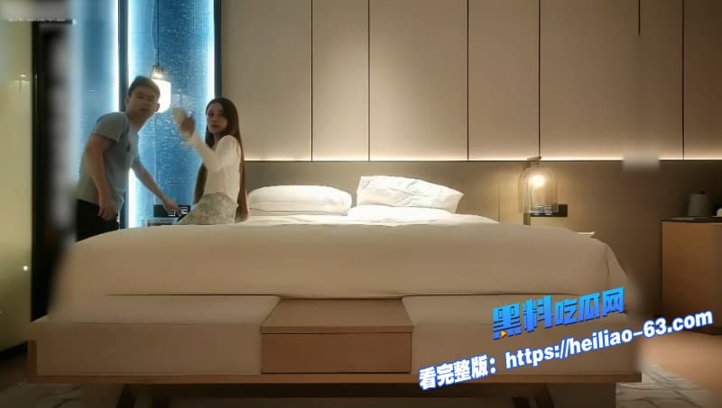 文轩探花酒店狂操混血网红骚货1米73细腰丰胸完美身材激情口交抬腿迎接2