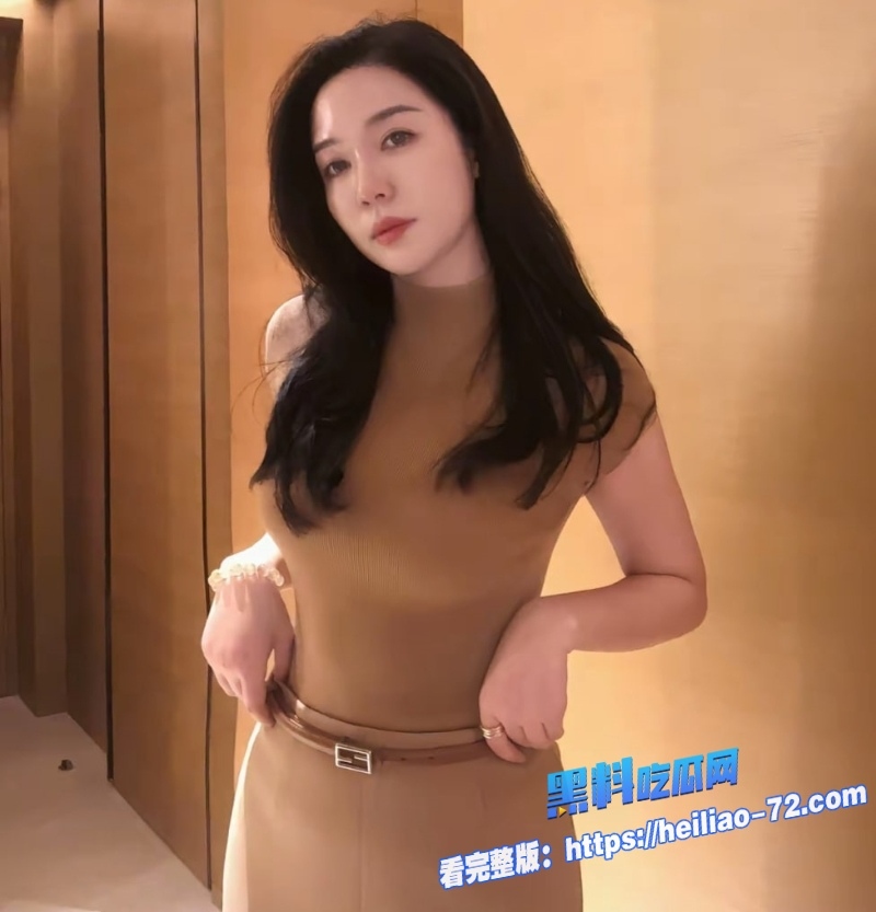海角乱伦儿子刚射完巨乳妈妈还帮撸黑丝蕾丝骚妈无套后入猛干到腿软3