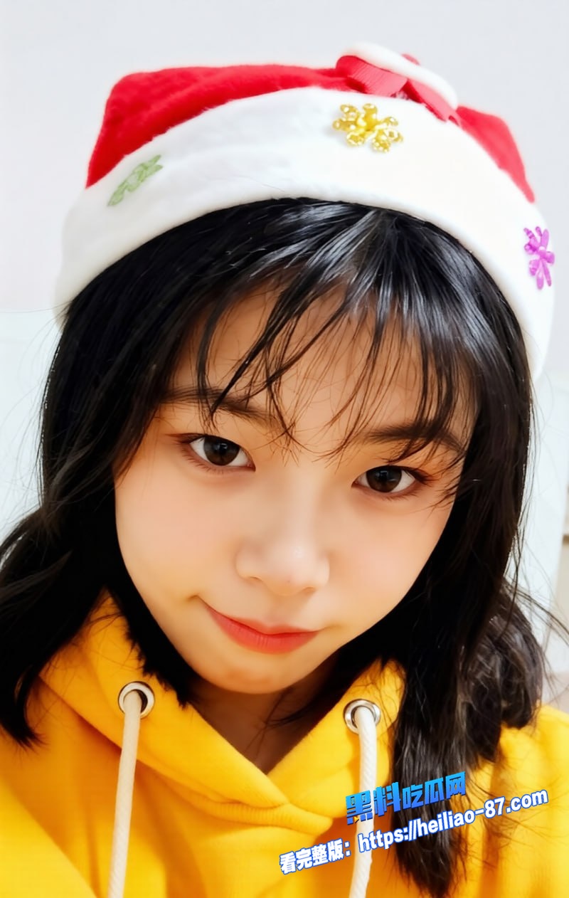 湖南长沙前女友周琦缦洗澡视频泄露极品眼镜妹被投稿曝光全身湿透搓奶抠穴模样极度诱人图5