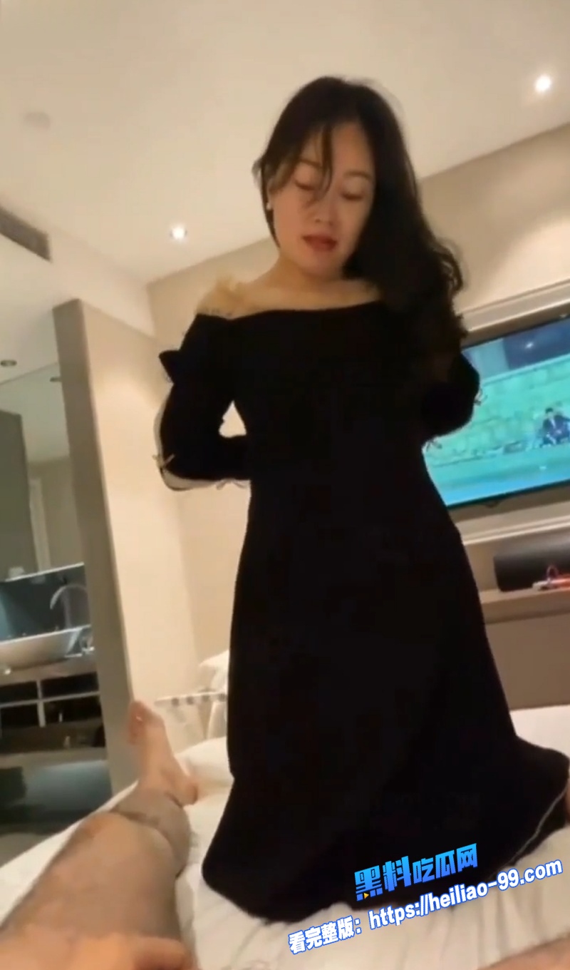 母子乱伦丰满骚妈深夜勾引亲儿子无套猛干内射禁忌全抛到脑后1 母子乱伦丰满骚妈深夜勾引亲儿子无套猛干内射禁忌全抛到脑后1