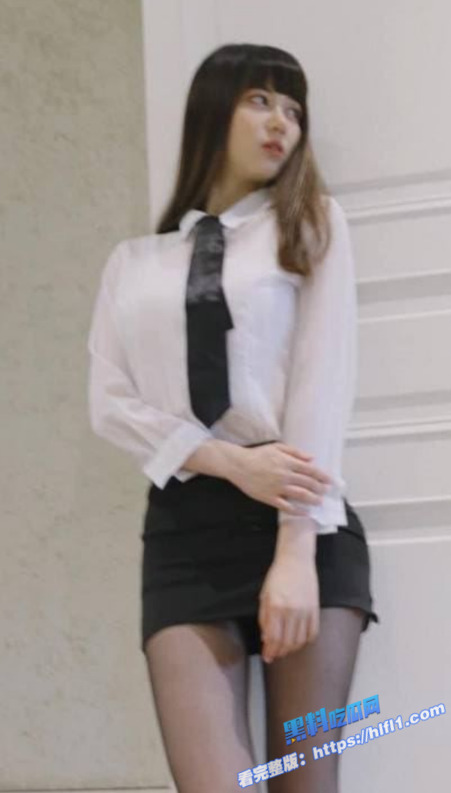 上海车模 abby 被土豪重金包养 为了伺候好干爹 蹲在镜子前为干爹口爆！
