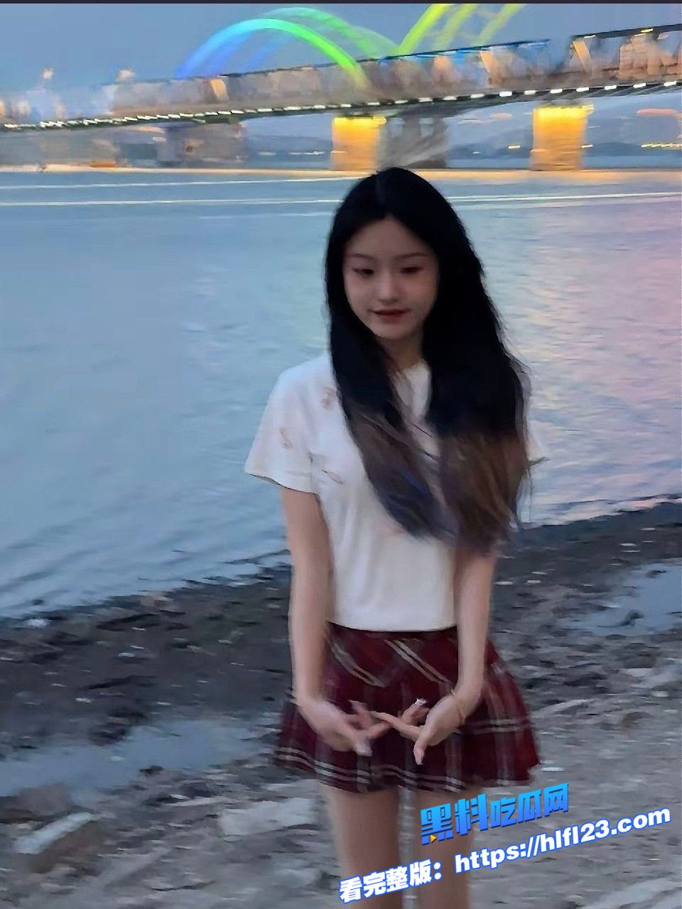 推特约炮大神 狼狗 各种女神被约炮调教 户外漏出 口爆自拍特写！图4