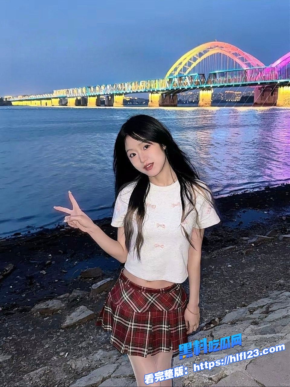 推特约炮大神 狼狗 各种女神被约炮调教 户外漏出 口爆自拍特写！图5