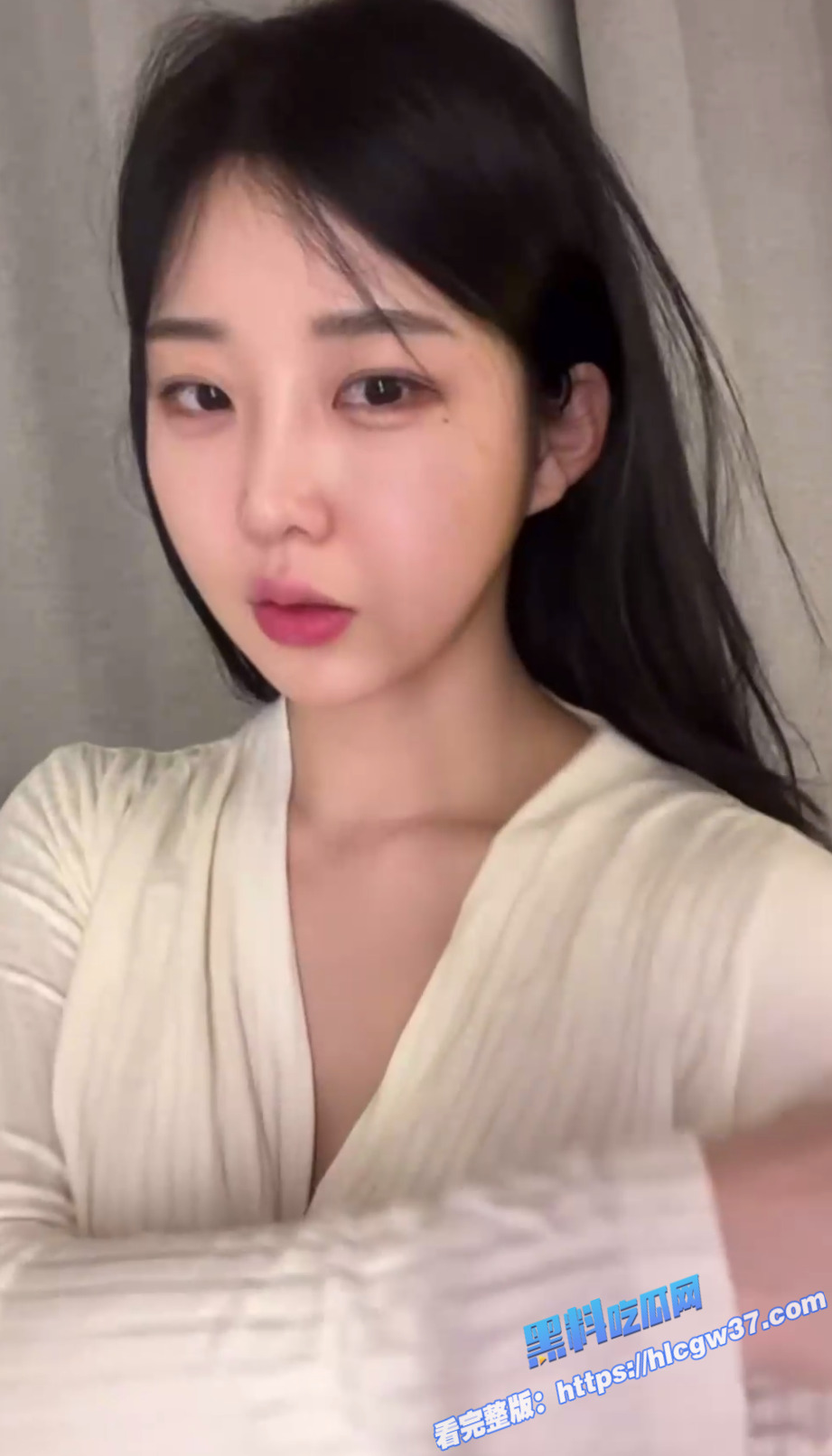 1推特高颜值大学生自拍自慰诱惑不雅视频流出 丰满巨乳漏出淫荡表情简直是反差婊 1推特高颜值大学生自拍自慰诱惑不雅视频流出 丰满巨乳漏出淫荡表情简直是反差婊
