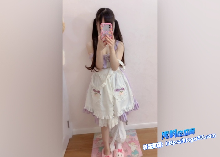 抖音百万粉丝双马尾福利姬蔡小熊万元付费视频被大哥曝光大哥看腻了分享给大家 图2