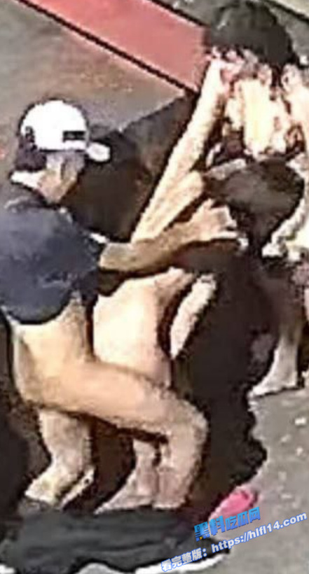 菲律宾户外群体淫趴 2男3女公园集体打炮 各种姿势轮番上演 开放程度震碎三观！1