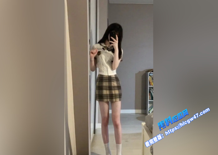 真实父女乱伦！潜入闺女的房间 偷偷在熟睡的老婆旁边操女儿 差点还被发现4