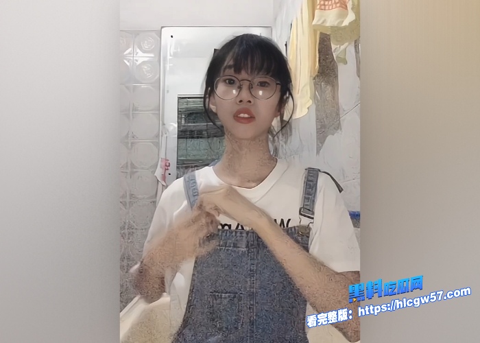 眼镜妹这种母狗就是反差你别看表面清纯人畜无害骚起来根本没有其他人什么事情 图2 眼镜妹这种母狗就是反差你别看表面清纯人畜无害骚起来根本没有其他人什么事情 图2