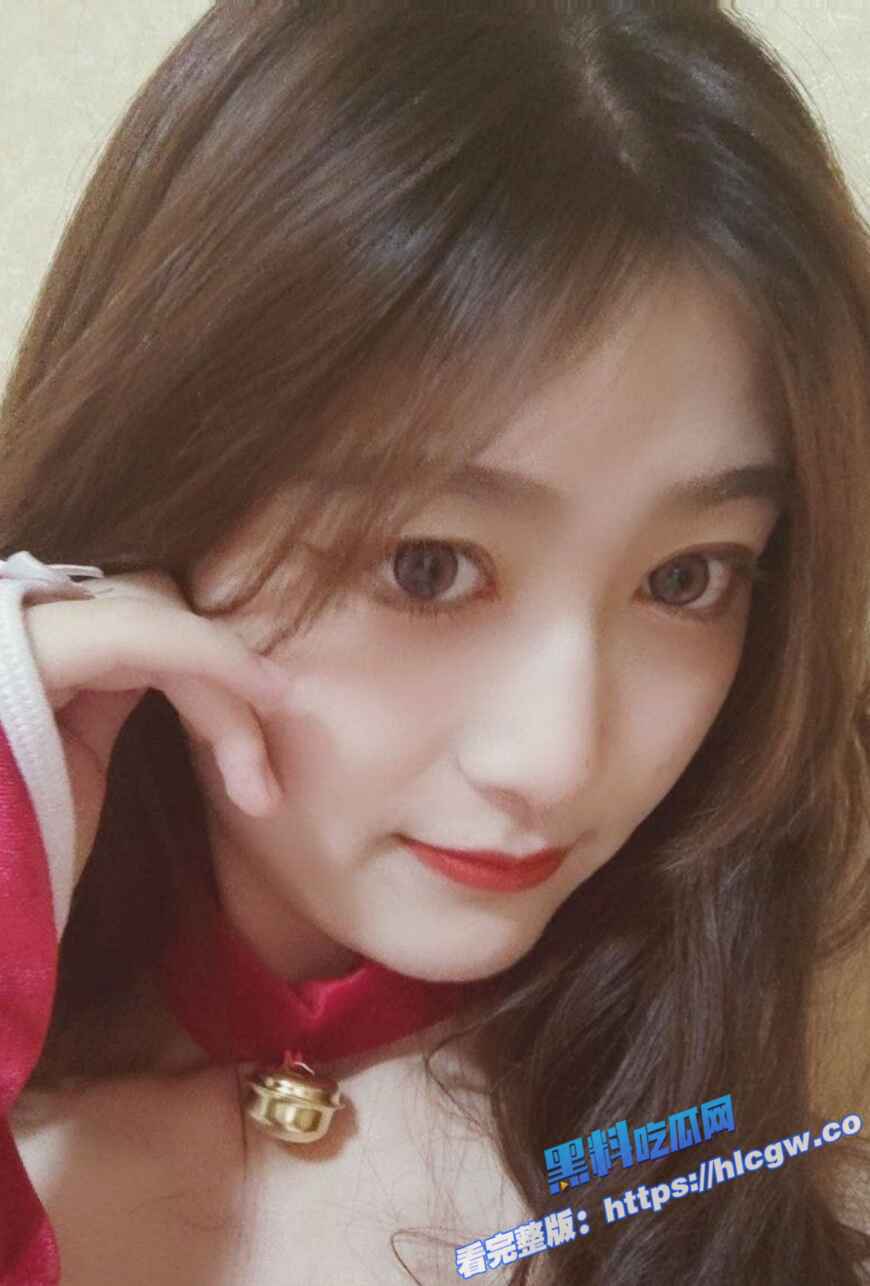 纯欲风大学女神 剪刀手休闲风与黑丝气质御姐风 各种情趣制服任君选择图2