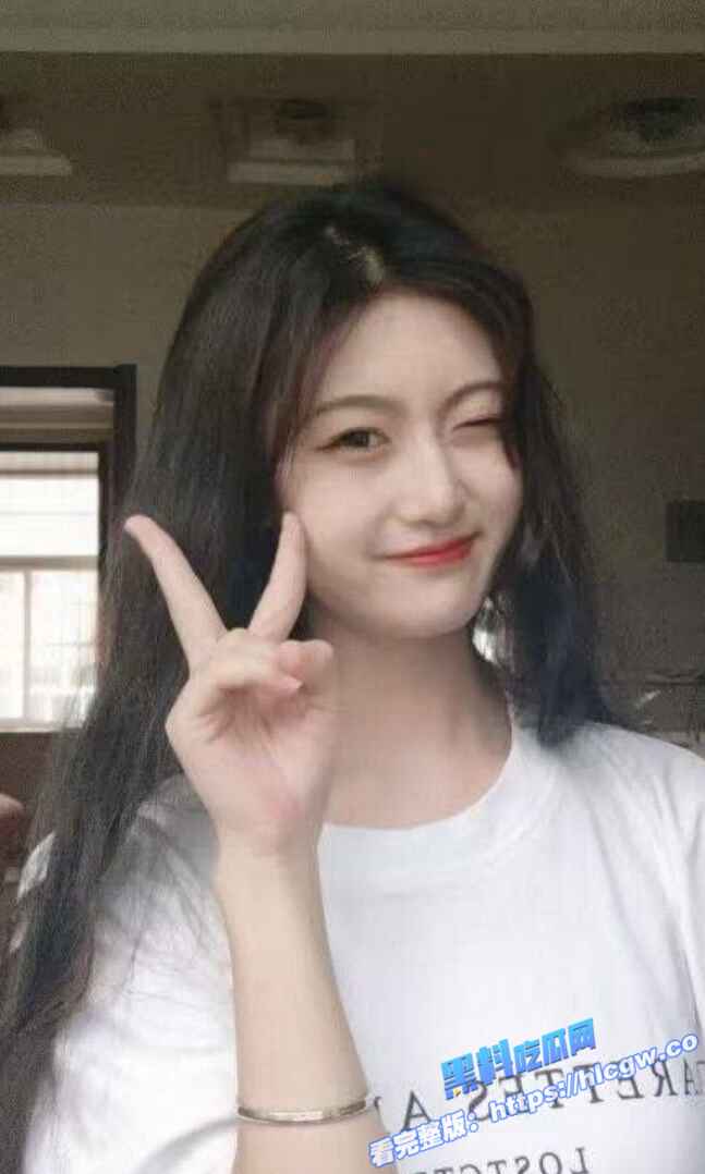 纯欲风大学女神 剪刀手休闲风与黑丝气质御姐风 各种情趣制服任君选择图3