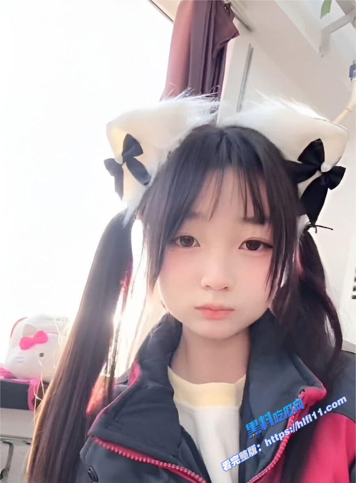 内蒙古高中生 张心洁 反差炸裂 JK制服萝莉 抠逼自慰淫水狂流 嫩穴可爱内裤反差爆表！1