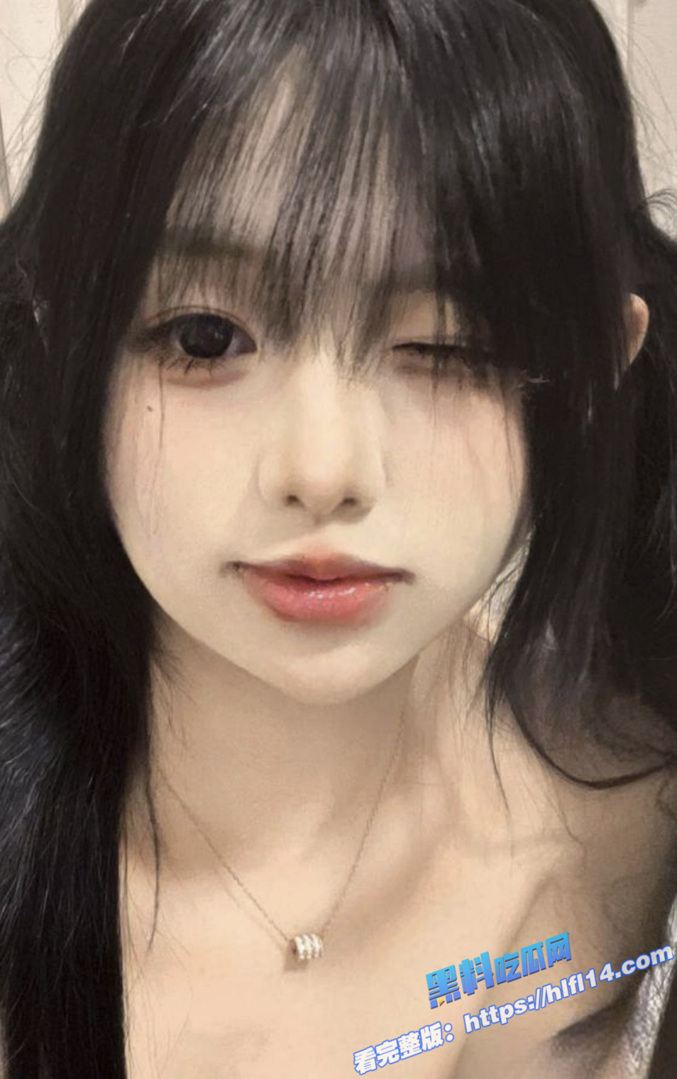 湖南常德反差美女 谢萧 双马尾少女惊爆私密视频 露脸撒尿大胆自摸 骚气十足！1