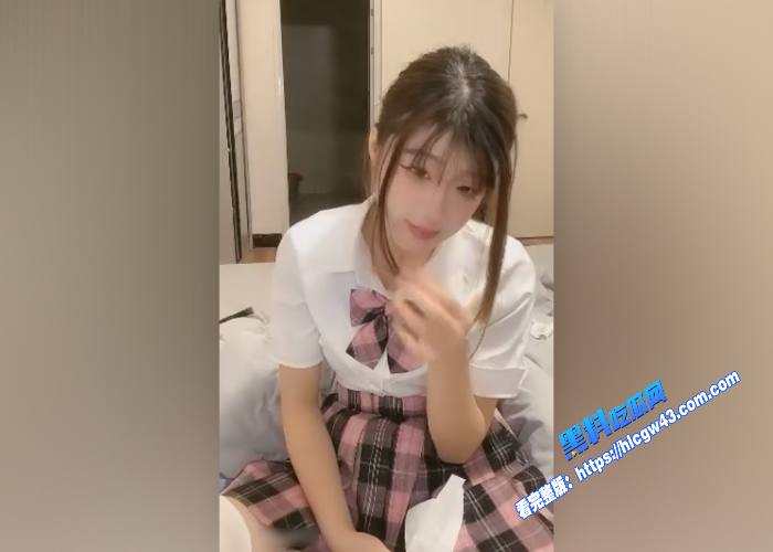 高颜值美少女jk制服丝袜直播大秀身材猫耳裸舞揉胸画面香艳无比 图3WH700x500px
