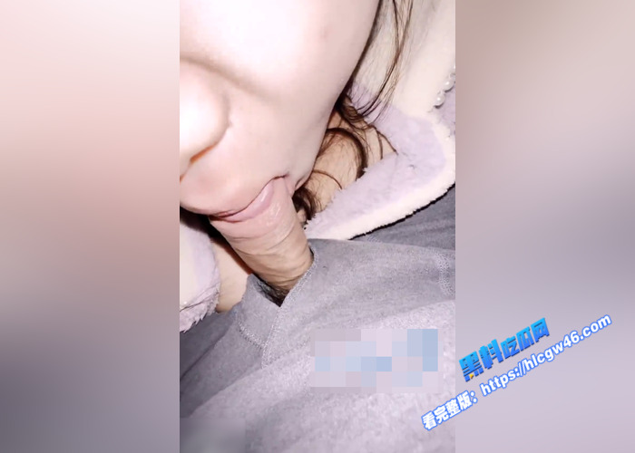 无法拒绝的禁忌之恋还是无法逃脱姐姐的诱惑真实乱伦 会喷水的亲姐姐深夜钻到大姐被窝,把姐姐操无奈了满嘴都是拉丝14