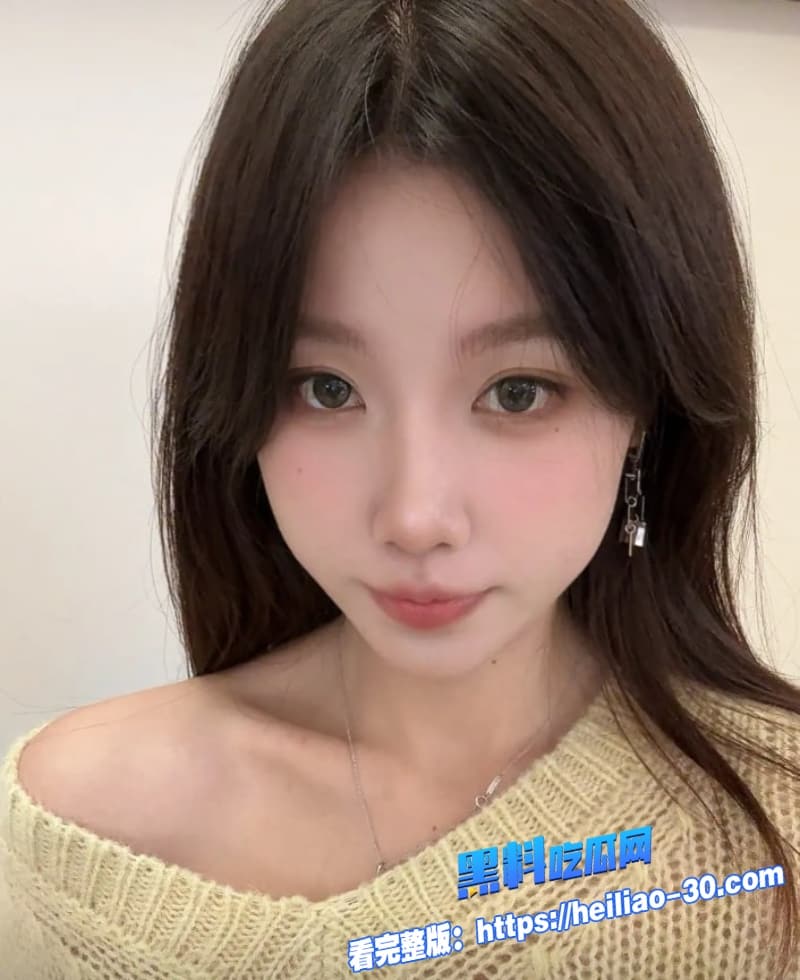 猛男1V2双姝直播猴子模式炸裂 摇摇弹力椅神助攻俩小妖精疯狂骑乘榨到男子当场腿软射爆 1