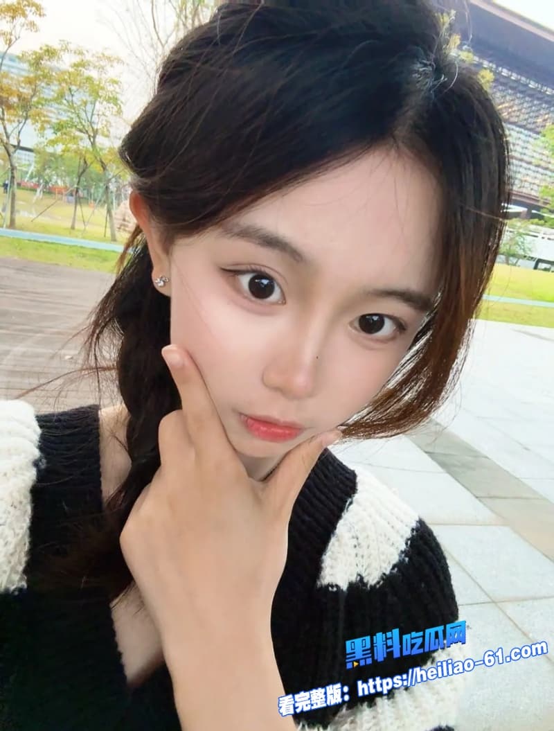 极品美少女性爱视频流出表面清纯乖乖女内心骚到爆翘起臀被爆操反常感直接拉满3 极品美少女性爱视频流出表面清纯乖乖女内心骚到爆翘起臀被爆操反常感直接拉满3