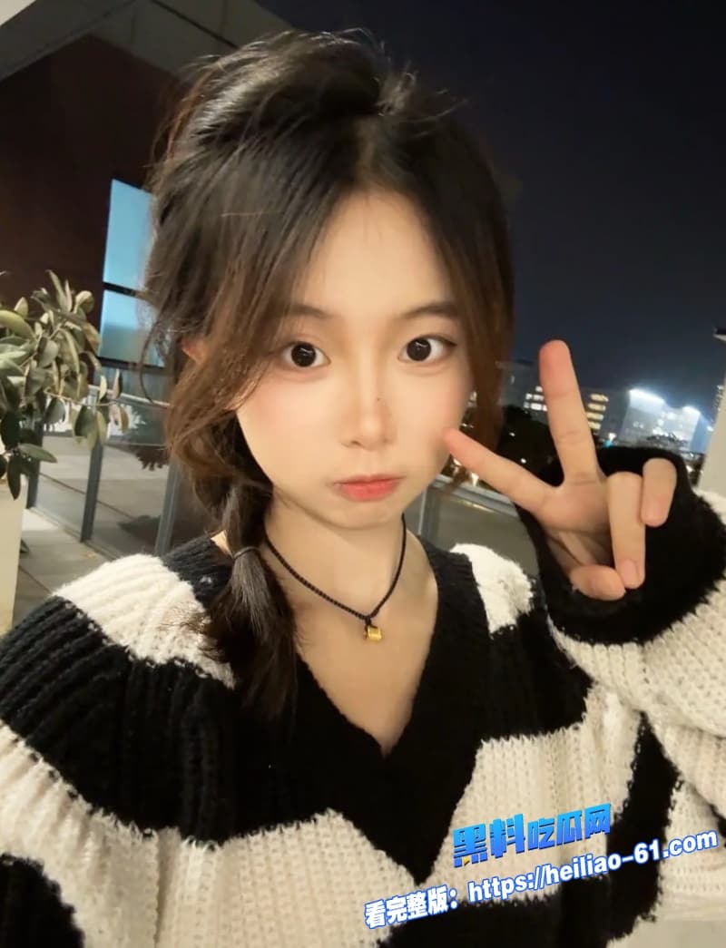 极品美少女性爱视频流出表面清纯乖乖女内心骚到爆翘起臀被爆操反常感直接拉满5 极品美少女性爱视频流出表面清纯乖乖女内心骚到爆翘起臀被爆操反常感直接拉满5